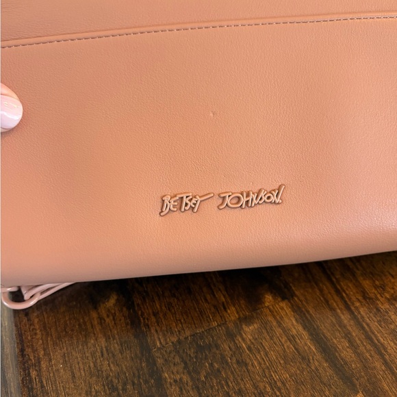 Betsey Johnson Coquette Crossbody purse. - Picture 2 of 7